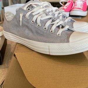 Size 12 women’s converse gray
